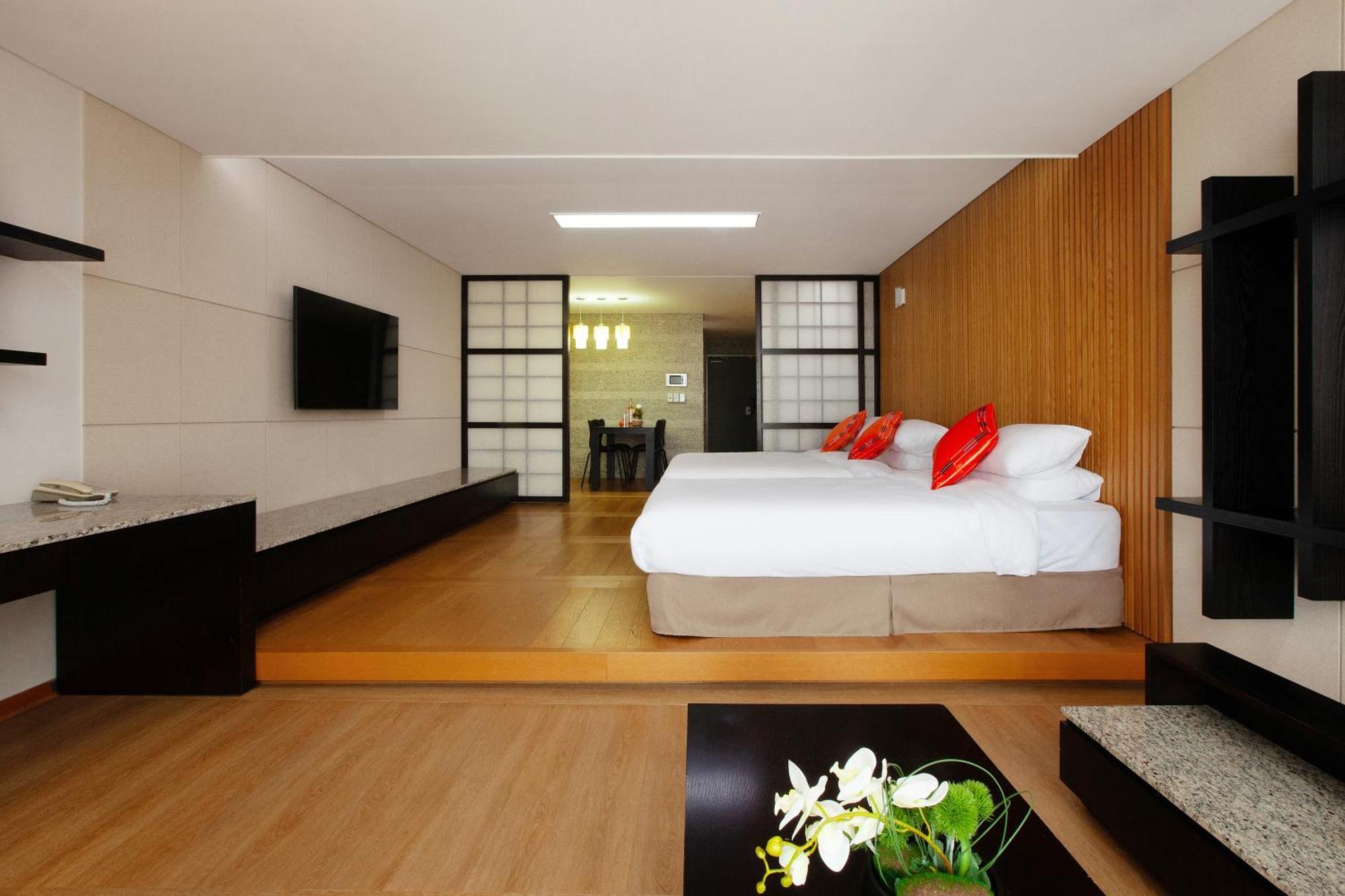 Shin Shin Hotel Jeju Ocean Szogüpho Kültér fotó