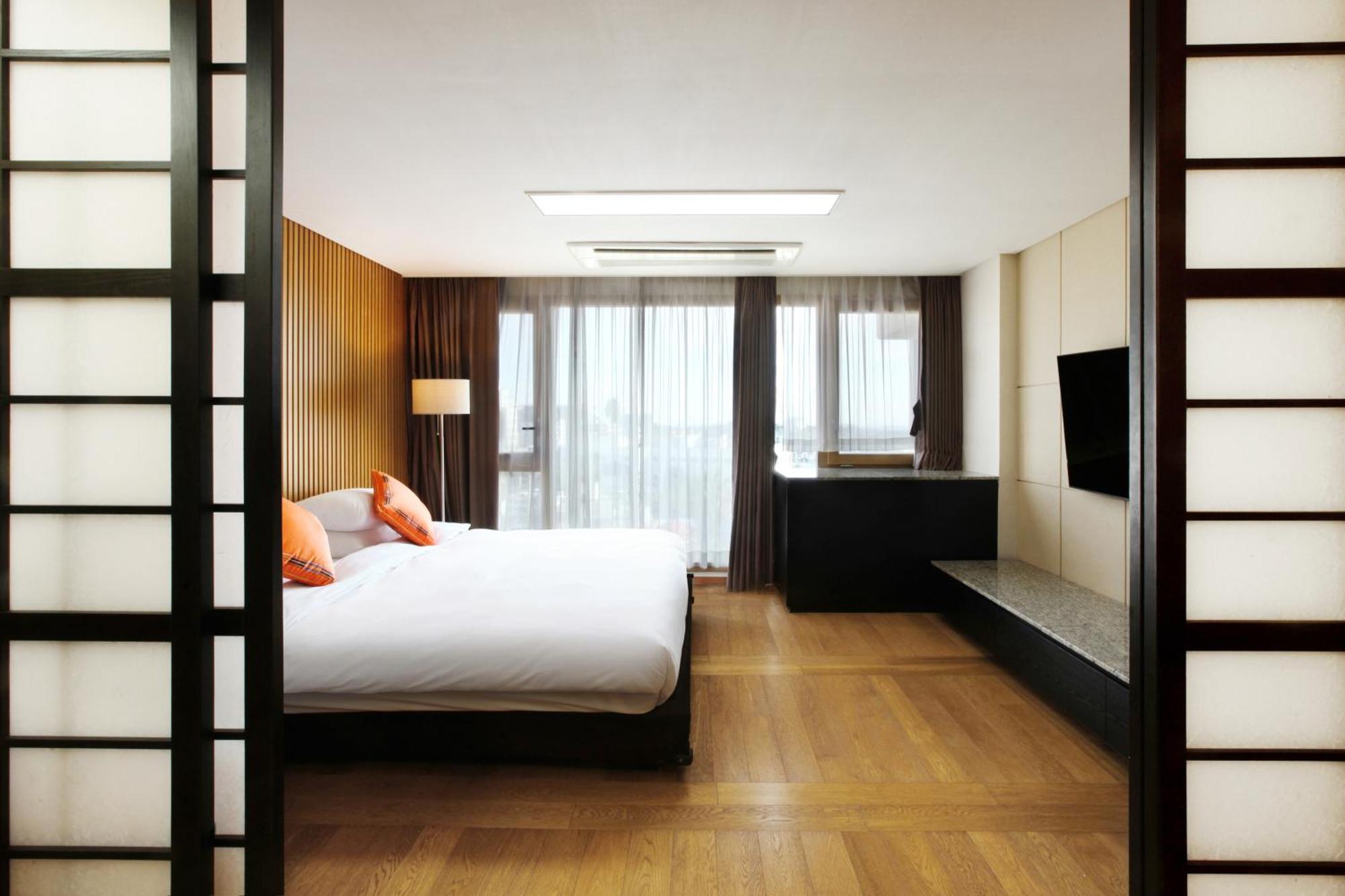 Shin Shin Hotel Jeju Ocean Szogüpho Kültér fotó